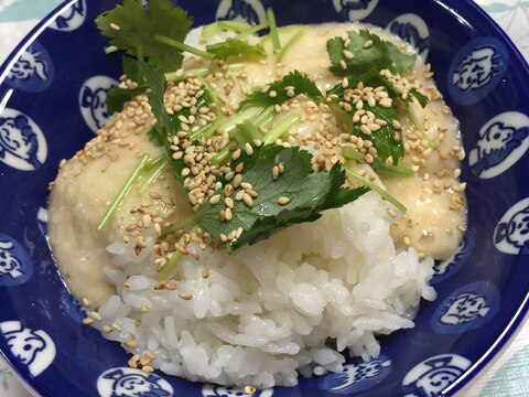 三つ葉と白ごまトッピング(*^^*)とろろご飯☆